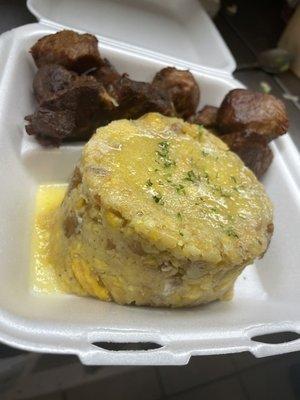 Mofongo with Fried Pork/Mofongo con Masita de Cerdo