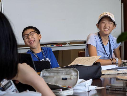 A relaxed moment in the classroom