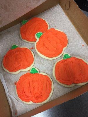 Pumpkin shaped sugar cookies... delicious!