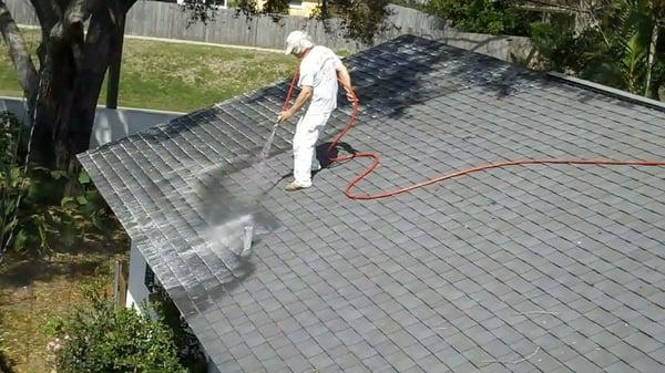 No Pressure to damage shingles! Just Clean Like New