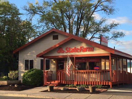 A beautiful spring morning at the State Farm office on Shasta Way.