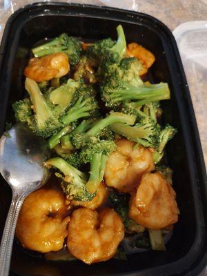 6 shrimp and broccoli, this is the DINNER SHRIMP AND BROCCOLI. It didn't even cover the bottom of the container.