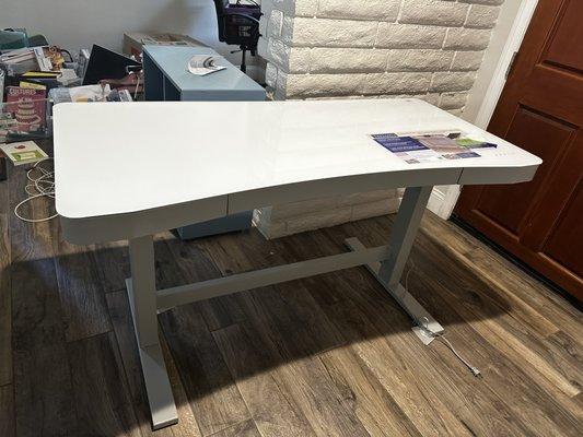 Tresanti 47 Ajustable sit and stand desk