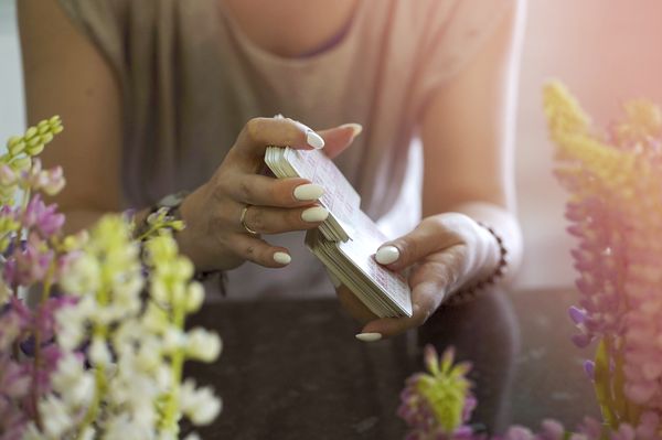 Shuffling the tarot