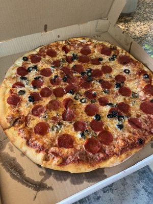 "20" pepperoni and black olive.