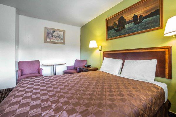 Rodeway Inn & Suites