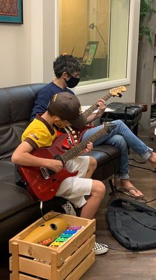 Guitar jam session