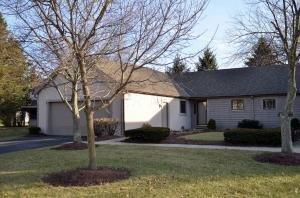 RECENT SALE:  Muirfield attached single family.  Great home for the price!  Dublin Schools.