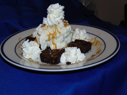 Sundae made with Bodacious Brownie Bites and Captivating Caramel