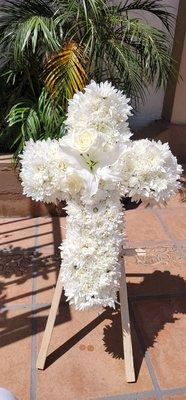 BEAUTIFUL CROSS Arrangement.