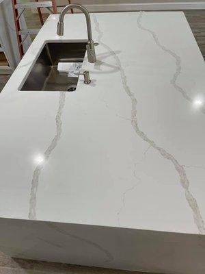 Calacatta Gold Quartz Island