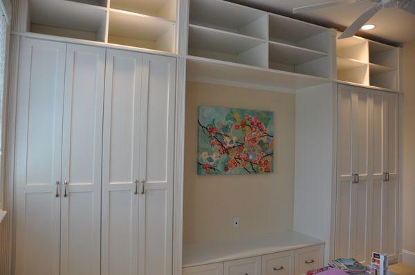 Murphy beds give your guest room multiple functions