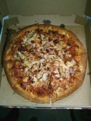 Chicken and bacon pizza