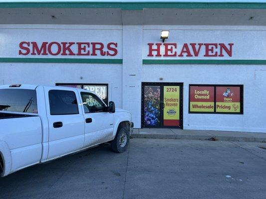 Smokers heaven is located at 2724 S Belt Highway, St Joseph, MO 64503.