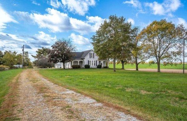 Beautiful single family farm home that sits on 3 acres.