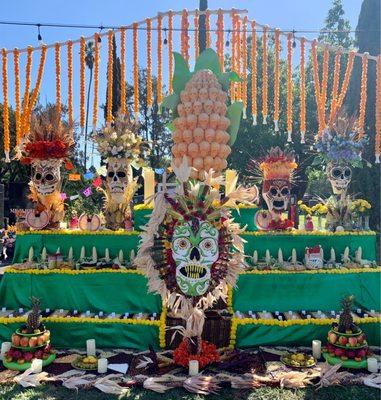 The corn patterns in the altar were so beautiful