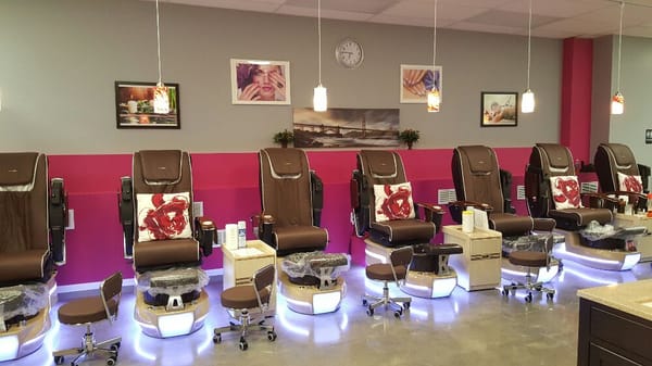 7 pedicure stations