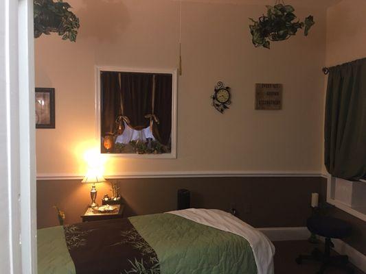 Come get a soothing and therapeutic massage in a relaxing space.