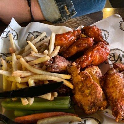 Hot wings and fries