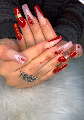 Follow@rossvegasnailz For this sleek Valentine's Day set