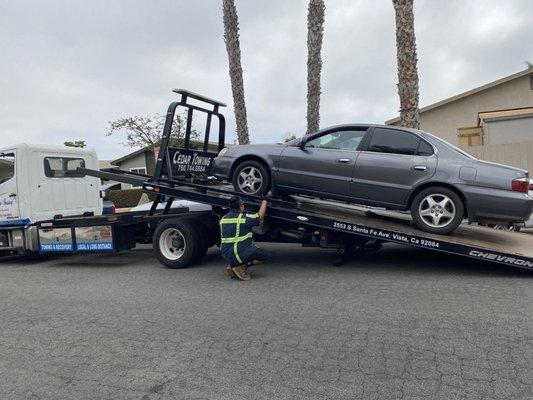 24 Hr Towing Oceanside Greg doing his thing and helping me out! Thanks!