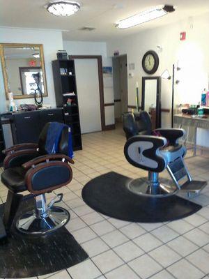 Here My Shop view. Just stop in for you hair needs. Waiting for you!