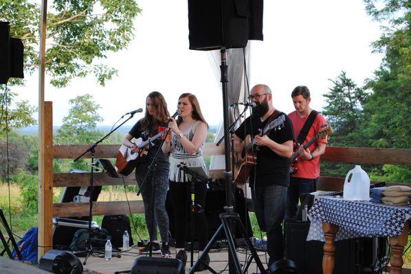 Nashville artist Laura Rabell performing at Mountain Valley Brewing (June 2018)