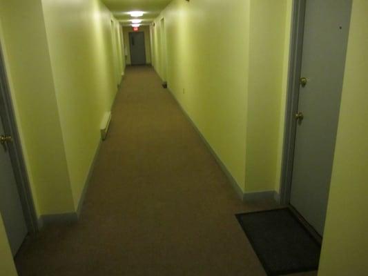 Hollow Crest Apartments - Hallway