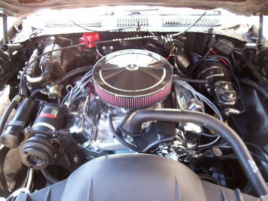 Carl's 1970 Pontiac LeMans Sport 350 motor. Complete restoration under the hood & block