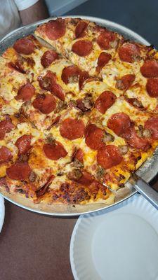 Meats pizza