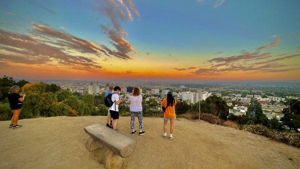 Hollywood Tourz - Los Angeles Sightseeing Tours