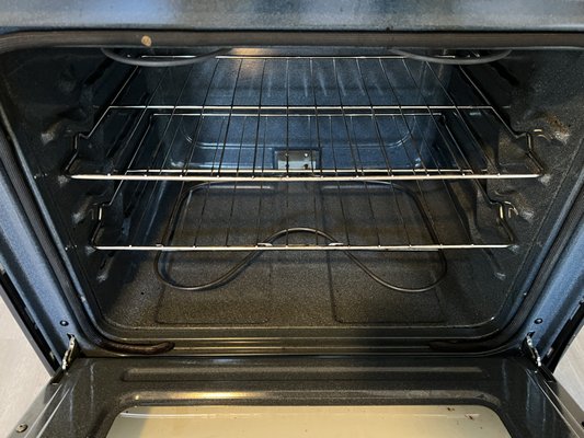 Home oven cleaning