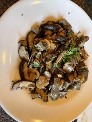 Foiade di Funghi- avoid at all cost!