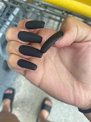 Bulky nails not even coffin shaped