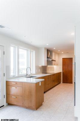 CUSTOM FRAMELESS KITCHEN
NATURAL ALDER