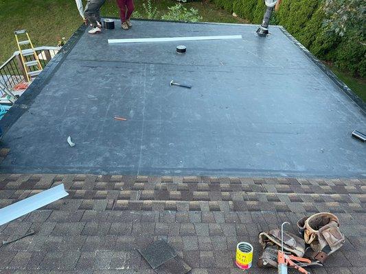 new EPDM flat roof installed Billerica MA