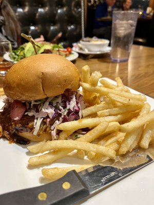 Pulled Pork sandwich (how do you get the first bite!)