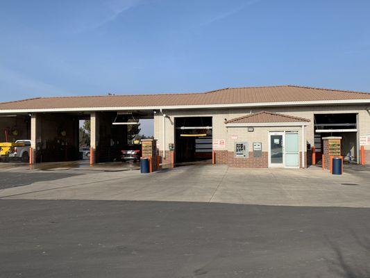 WillowCreek Carwash. Our 2 Touch Less High velocity auto bays. Our 3 self serve wand wash bays!