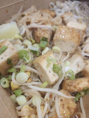 Pad thai with tofu