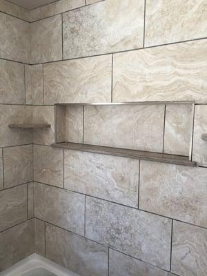 Shower/tub surround