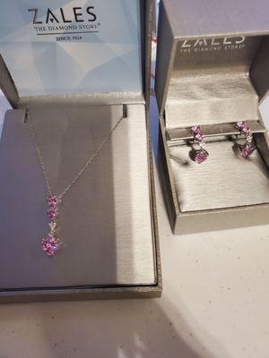 I have to say the necklace and earrings are soo pretty. Zales