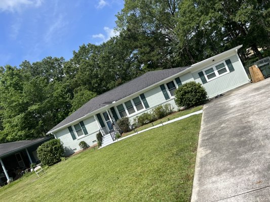 Freshly cut hedges along with our lawn care package