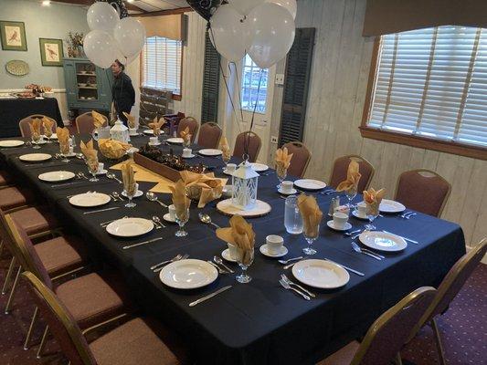 The dinner setting before the meal. Gorgeous!