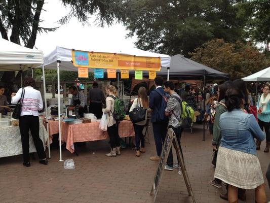 The perpetually busy (and tasty) Indian food stand