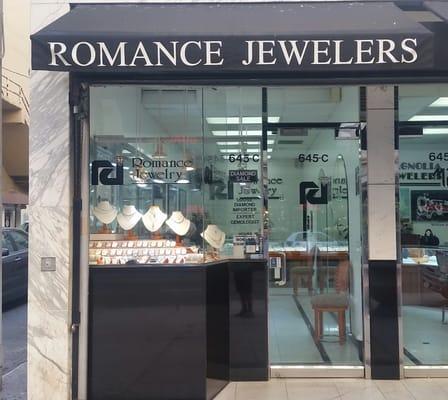 Front of Romance Jewelers. You can find some of the best deals in jewelry district here!