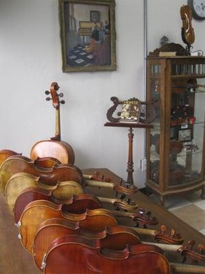 Stephen R Davy Violins, Laguna Beach