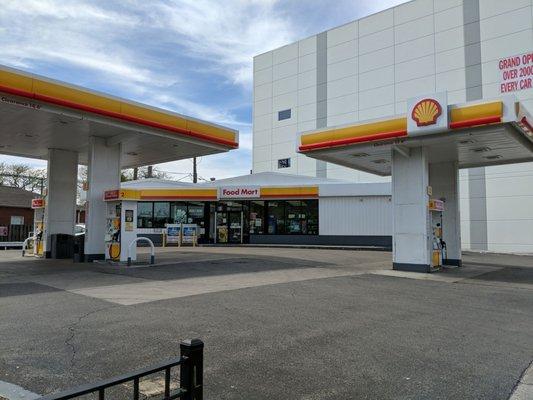 Shell Gas Station: Street View