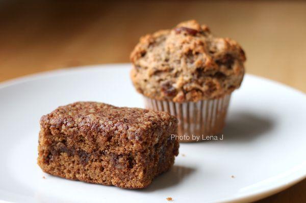 Vegan coffee cake ($3) and vegan apricot banana muffin ($3)