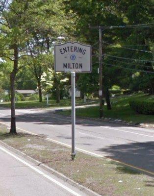 Entering Milton from Boston on Truman Parkway.