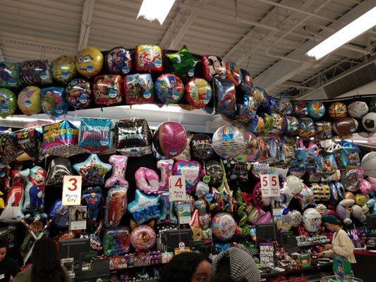 Tons of baloons